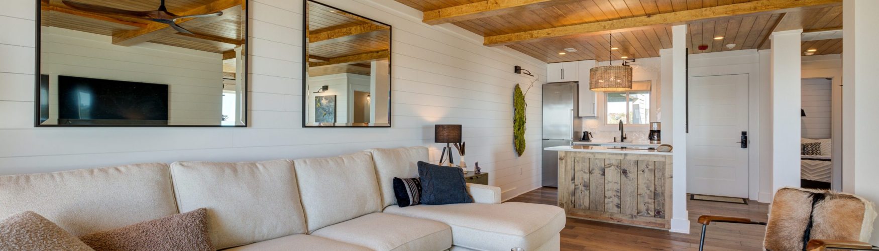 Oak-Island-Condo-renovation-living-room